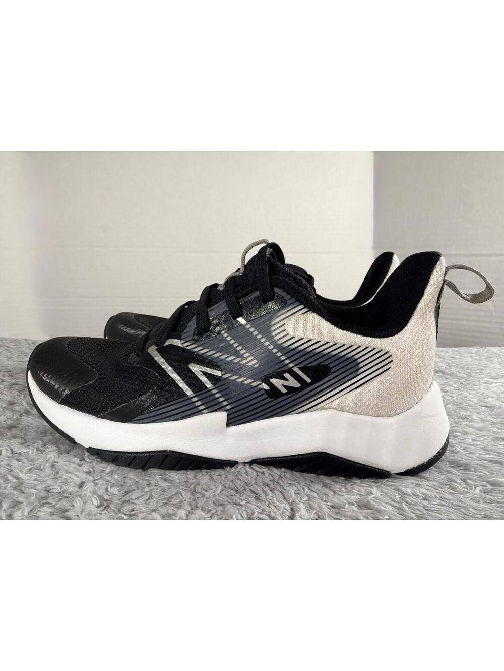 New Balance Boys Rave Run v2 Running Shoes Black Silver White Sneakers Size 2 - Picture 2 of 9